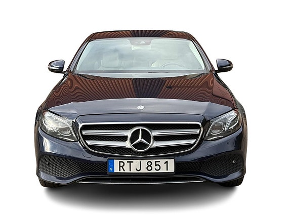 Mercedes-Benz E220 d 2 of 18