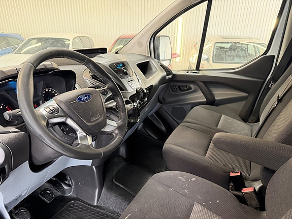 Ford Transit Custom 13 of 21