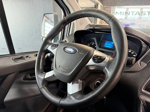 Ford Transit Custom 17 of 21
