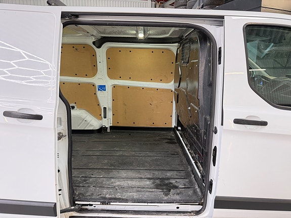 Ford Transit Custom 11 of 21
