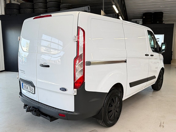 Ford Transit Custom 8 of 21