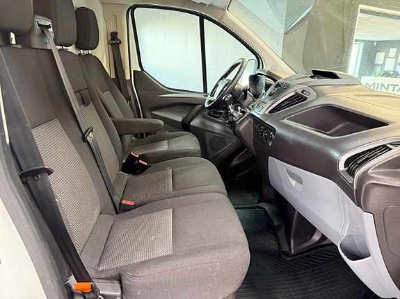 Ford Transit Custom 14 of 21