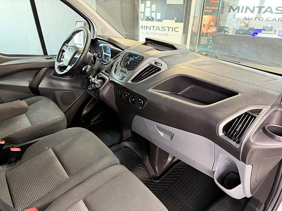 Ford Transit Custom 15 of 21