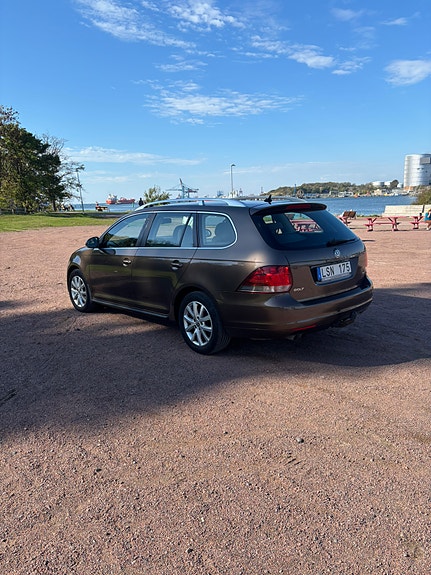 Volkswagen Golf VI 2 of 5
