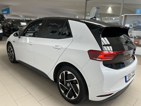 Volkswagen ID.3 4 of 17