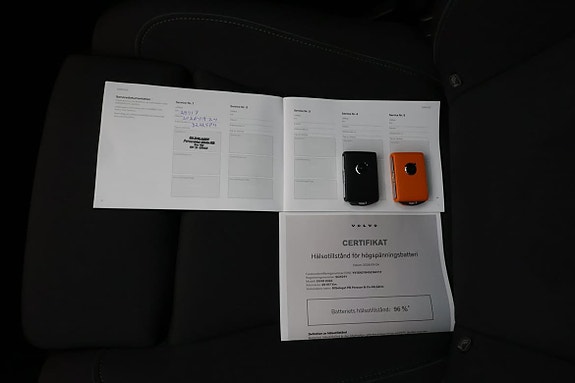 Volvo EC40 15 of 16