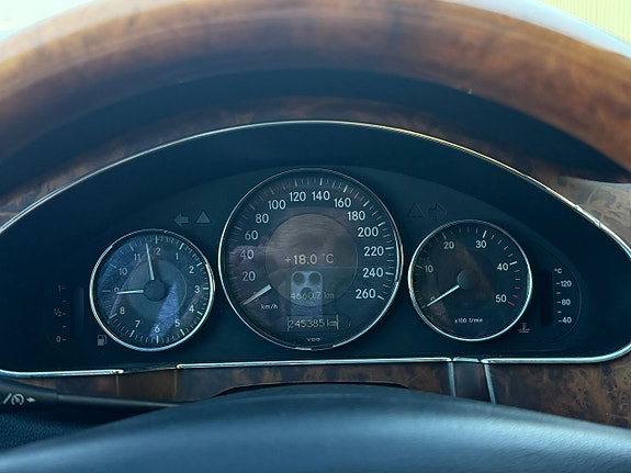 Mercedes-Benz CLS320 15 of 26