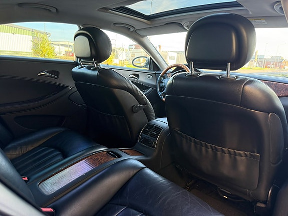 Mercedes-Benz CLS320 13 of 26