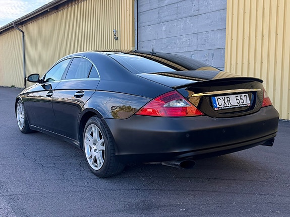 Mercedes-Benz CLS320 4 of 26