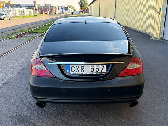 Mercedes-Benz CLS320 8 of 26