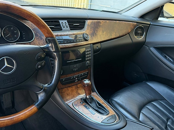 Mercedes-Benz CLS320 16 of 26