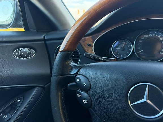 Mercedes-Benz CLS320 14 of 26