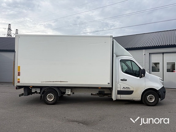 Nissan NV400 6 of 17