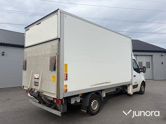 Nissan NV400 5 of 17