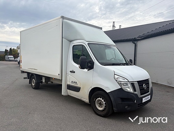 Nissan NV400 7 of 17
