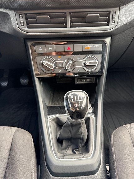 Volkswagen T-Cross 13 of 15