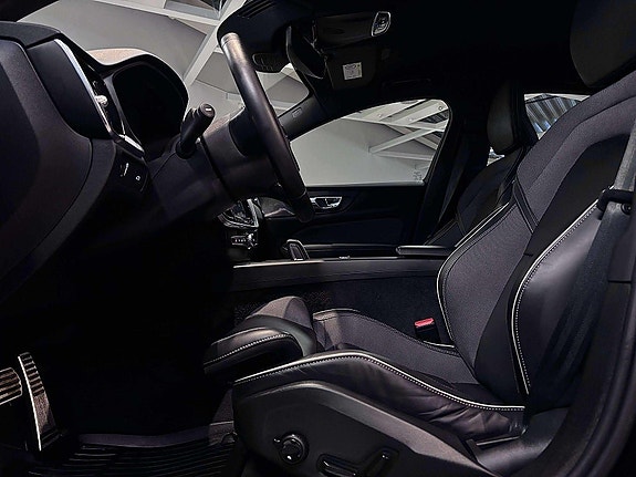 Volvo S60 16 of 23