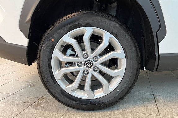 Toyota Corolla Cross 17 of 26