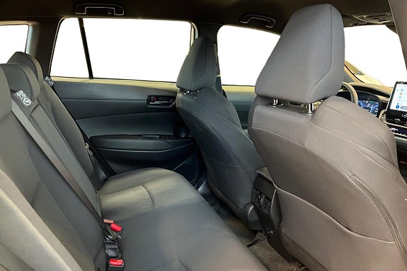 Toyota Corolla Cross 8 of 26