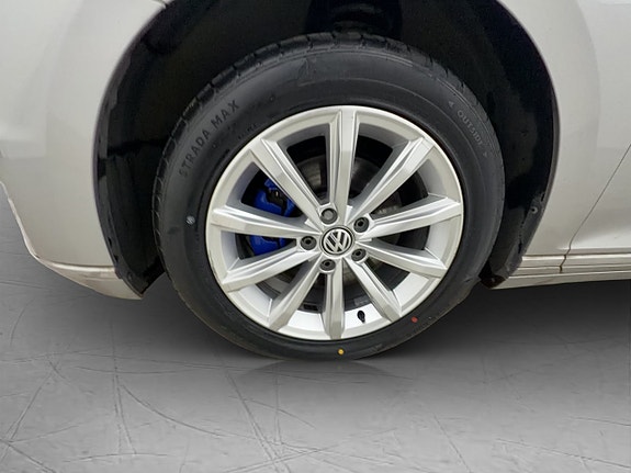 Volkswagen Passat 29 of 30