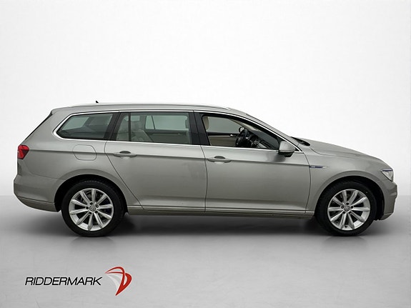 Volkswagen Passat 9 of 30