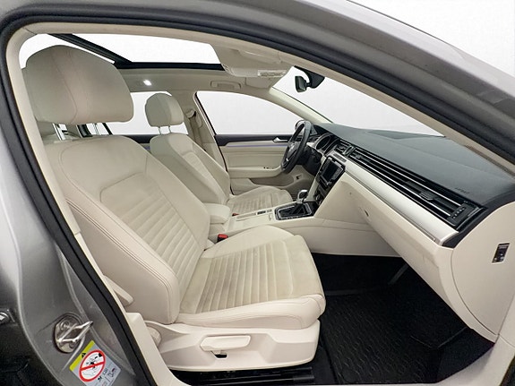 Volkswagen Passat 15 of 30