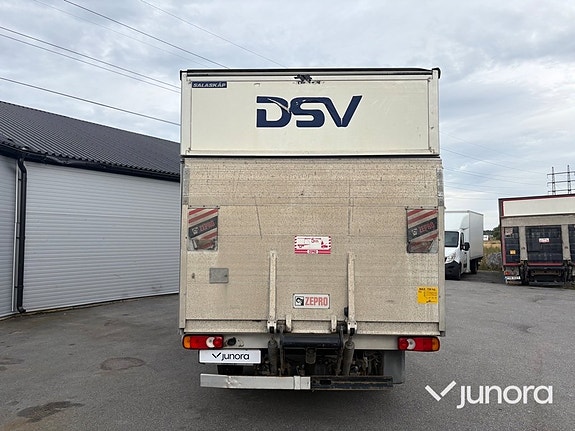 Nissan NV400 4 of 15
