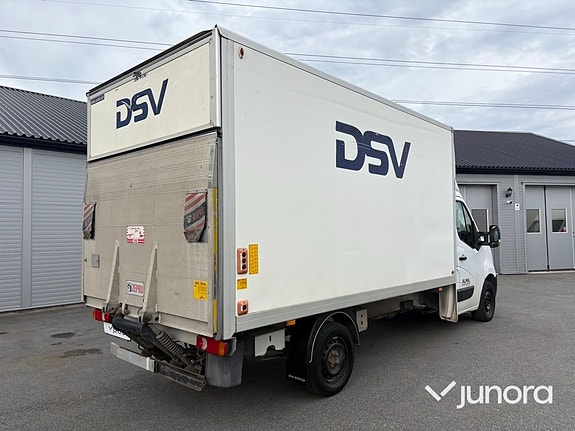 Nissan NV400 5 of 15