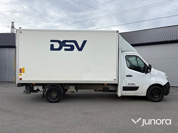 Nissan NV400 6 of 15
