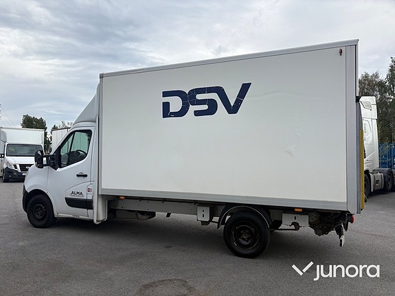 Nissan NV400 2 of 15