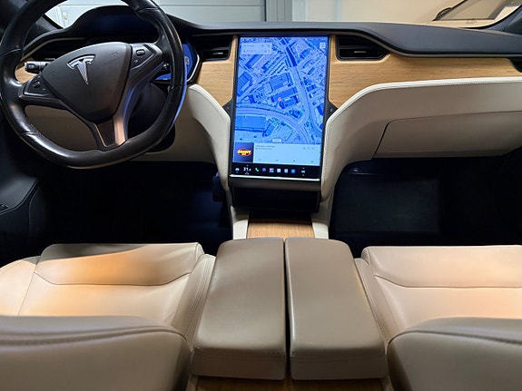 Tesla Model S 11 of 12