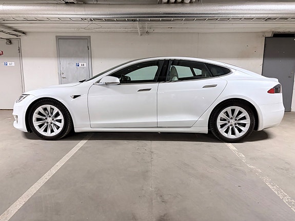 Tesla Model S 2 of 12