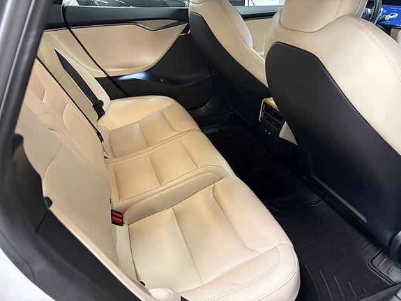 Tesla Model S 10 of 12