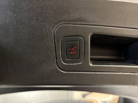 Tesla Model S 12 of 12