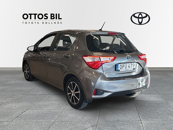 Toyota Yaris 3 of 11