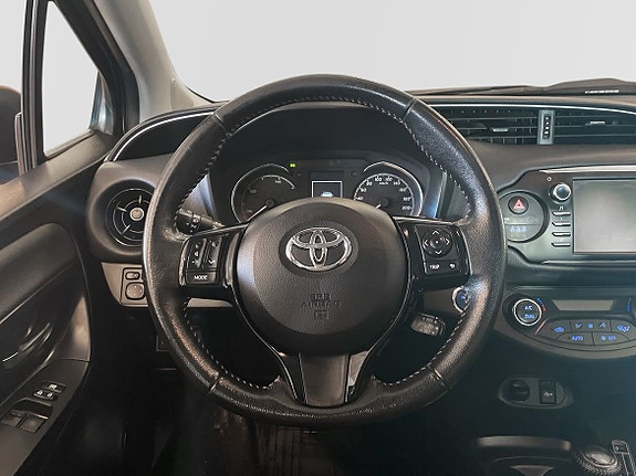Toyota Yaris 10 of 11