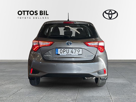 Toyota Yaris 5 of 11