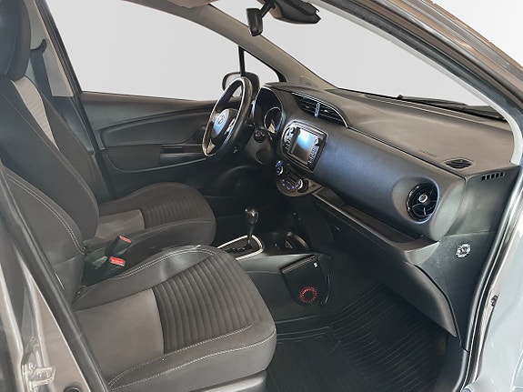Toyota Yaris 7 of 11