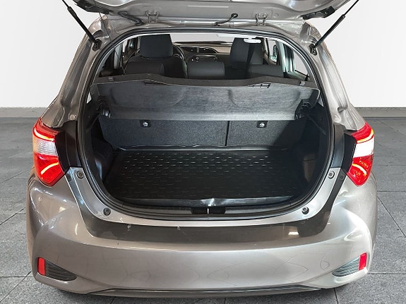 Toyota Yaris 11 of 11