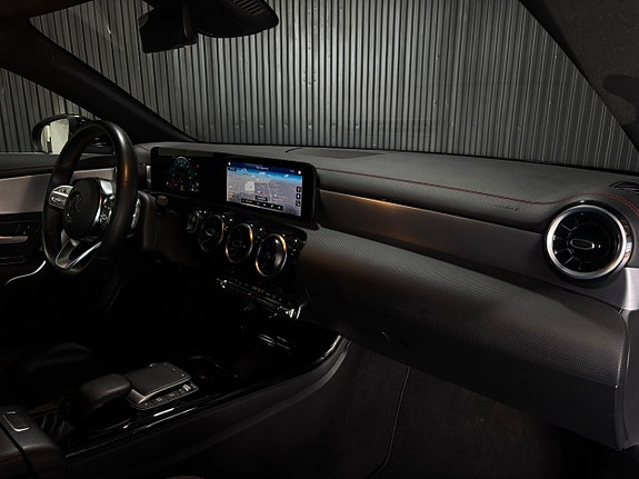 Mercedes-Benz CLA250 e 13 of 19