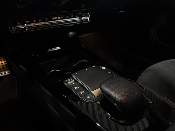 Mercedes-Benz CLA250 e 12 of 19