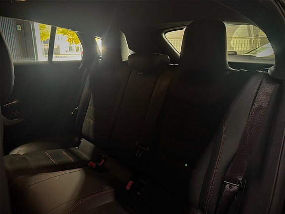 Mercedes-Benz CLA250 e 17 of 19