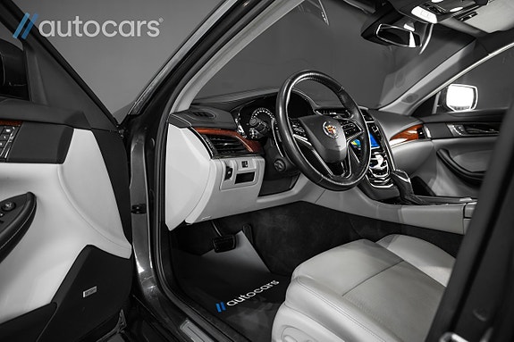 Cadillac CTS 18 of 30