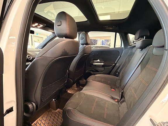 Mercedes-Benz GLA200 11 of 13