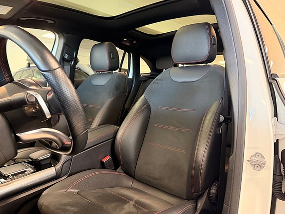 Mercedes-Benz GLA200 3 of 13