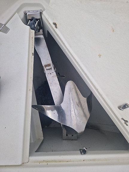 PARAGON 31 Fly -2016 Volvo Penta D6-400/DP-H 4 of 12