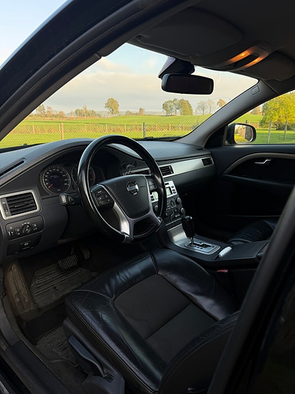 Volvo V70 5 of 8