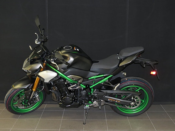 Kawasaki Z 900 SE 2 of 6