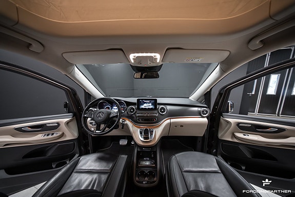 Mercedes-Benz V250 d 29 of 30