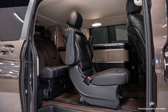 Mercedes-Benz V250 d 14 of 30